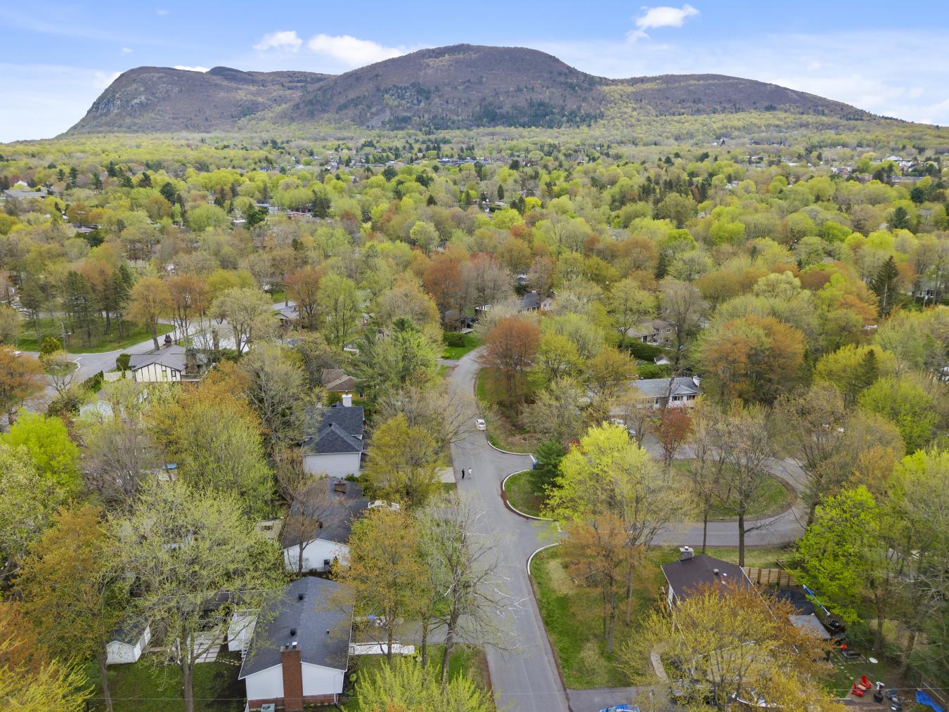 Otterburn Park, QC, J3H 1M6, Canada, 3 Bedrooms Bedrooms, ,2 BathroomsBathrooms,Residential,For Sale,1811711