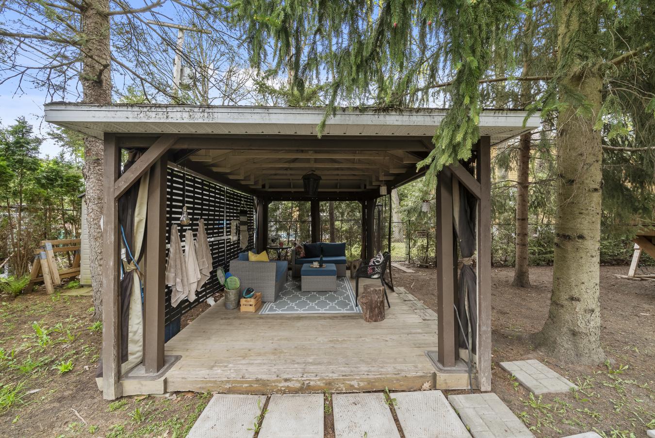 Otterburn Park, QC, J3H 1M6, Canada, 3 Bedrooms Bedrooms, ,2 BathroomsBathrooms,Residential,For Sale,1811711