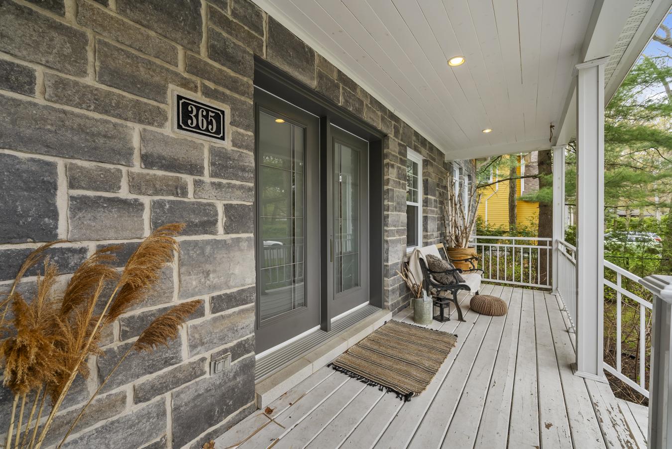 Otterburn Park, QC, J3H 1M6, Canada, 3 Bedrooms Bedrooms, ,2 BathroomsBathrooms,Residential,For Sale,1811711