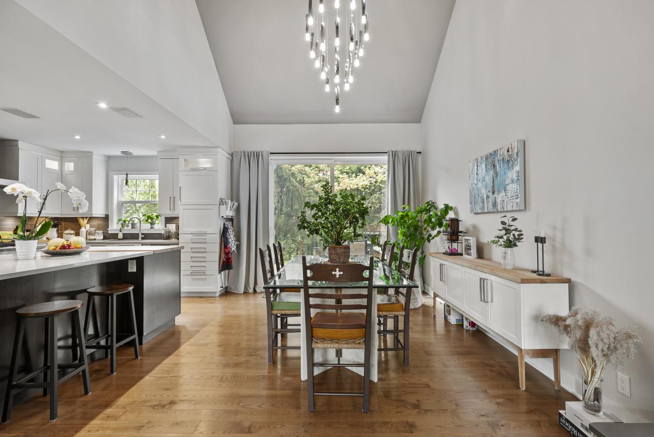 Otterburn Park, QC, J3H 1M6, Canada, 3 Bedrooms Bedrooms, ,2 BathroomsBathrooms,Residential,For Sale,1811711