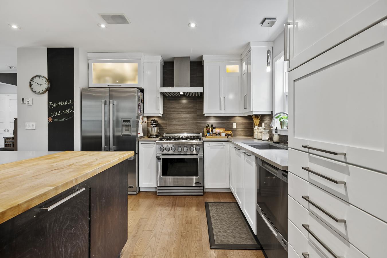 Otterburn Park, QC, J3H 1M6, Canada, 3 Bedrooms Bedrooms, ,2 BathroomsBathrooms,Residential,For Sale,1811711