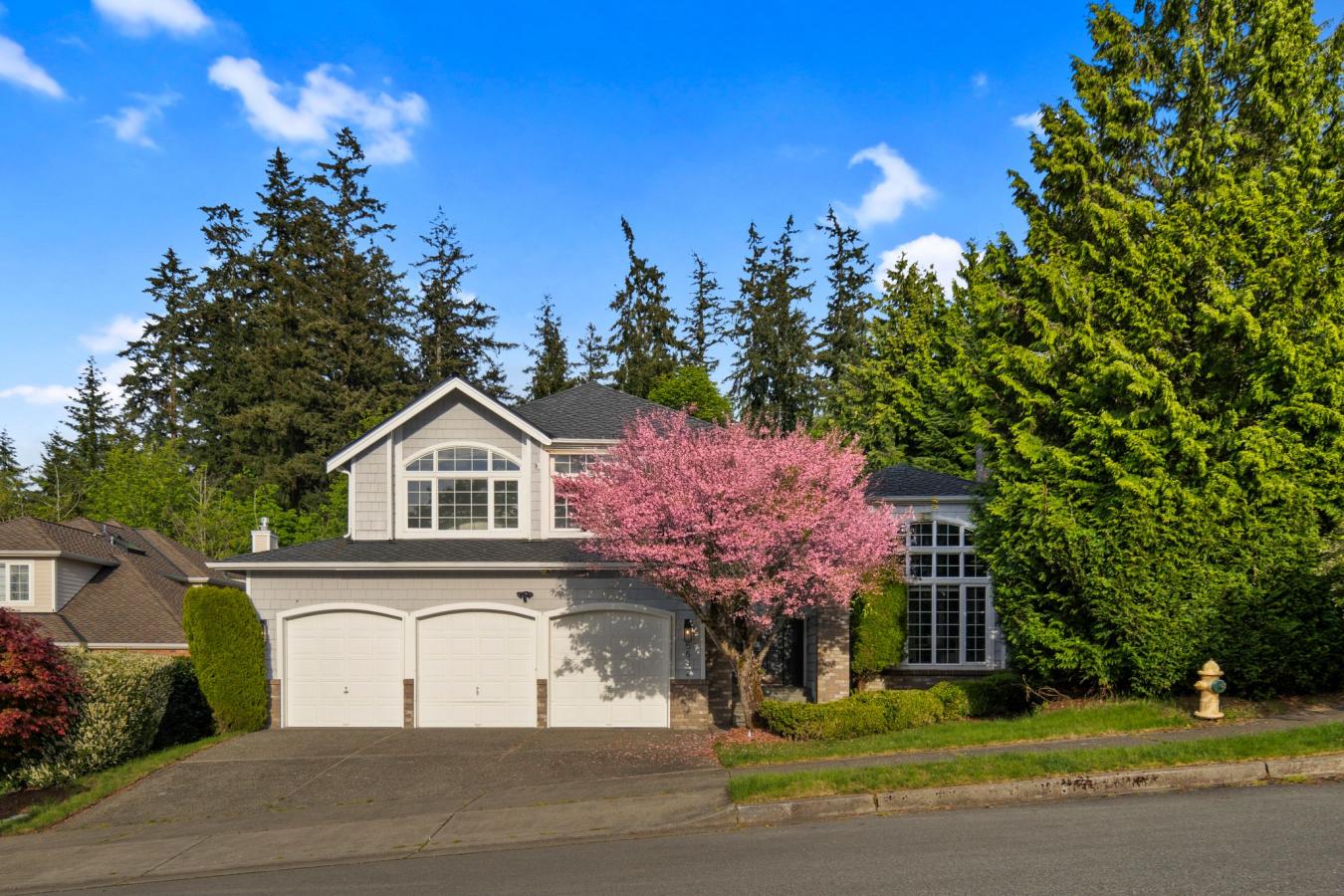 Bellevue, King, 98006, United States, 4 Bedrooms Bedrooms, ,2 BathroomsBathrooms,Residential,For Sale,1811708