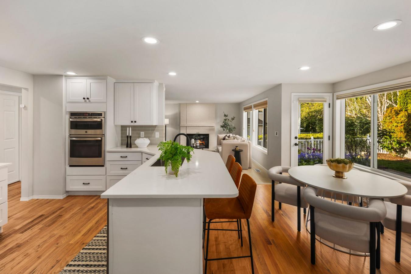 Bellevue, King, 98006, United States, 4 Bedrooms Bedrooms, ,2 BathroomsBathrooms,Residential,For Sale,1811708