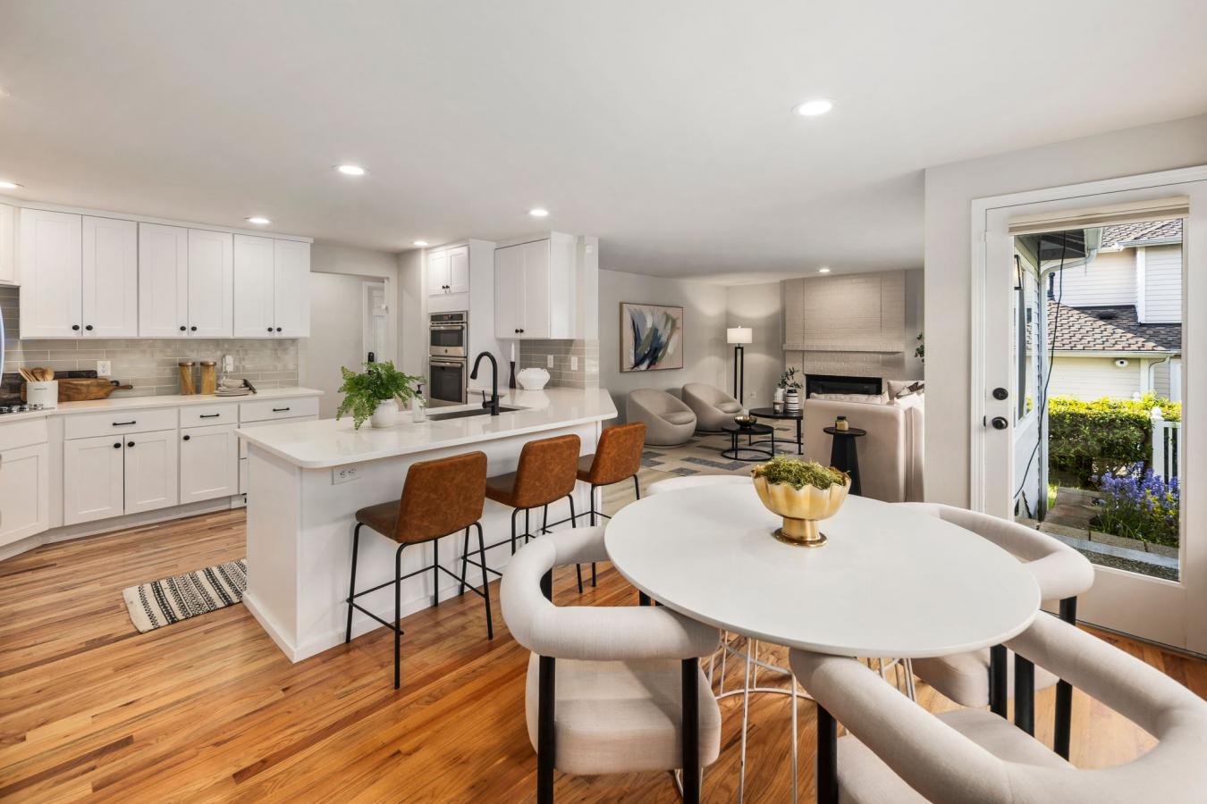 Bellevue, King, 98006, United States, 4 Bedrooms Bedrooms, ,2 BathroomsBathrooms,Residential,For Sale,1811708