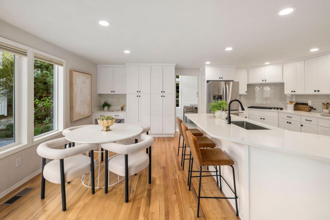 Bellevue, King, 98006, United States, 4 Bedrooms Bedrooms, ,2 BathroomsBathrooms,Residential,For Sale,1811708