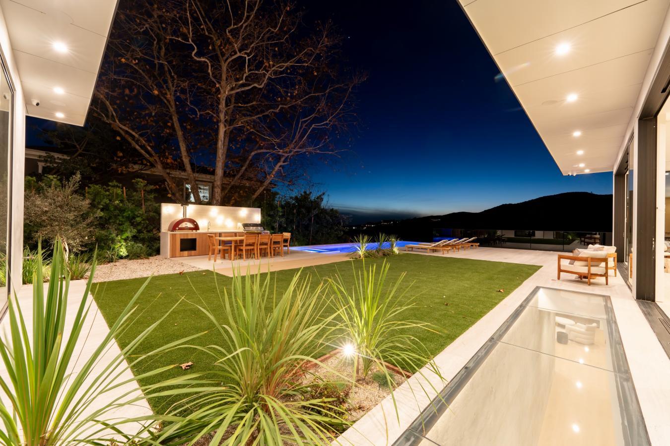 Los Angeles, 90049, 90049, United States, 6 Bedrooms Bedrooms, ,7 BathroomsBathrooms,Residential,For Sale,1800890