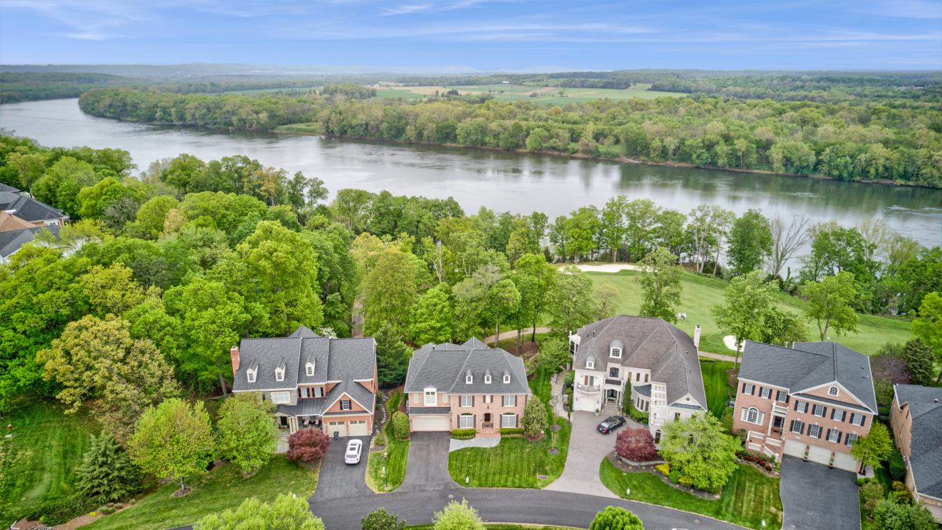 Leesburg, Virginia, 20176, United States, 5 Bedrooms Bedrooms, ,4 BathroomsBathrooms,Residential,For Sale,1811703