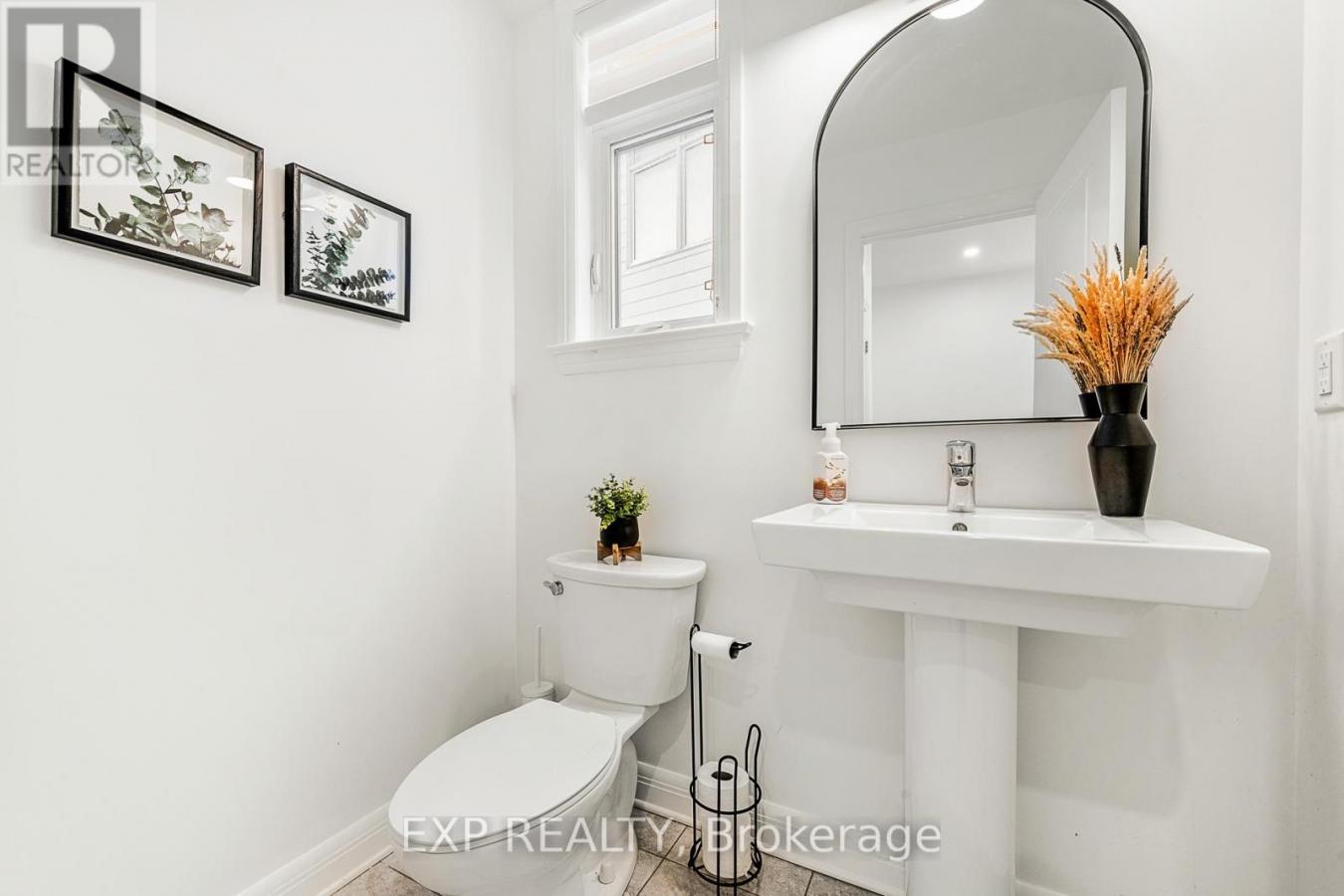 Ottawa, ON, K1K4Y9, Canada, 6 Bedrooms Bedrooms, ,Residential,For Sale,1811702