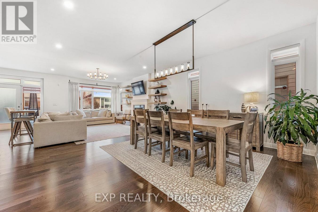 Ottawa, ON, K1K4Y9, Canada, 6 Bedrooms Bedrooms, ,Residential,For Sale,1811702