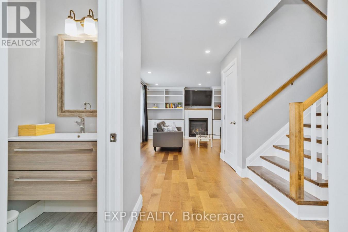 Ottawa, ON, K2S0R8, Canada, 6 Bedrooms Bedrooms, ,Residential,For Sale,1811701