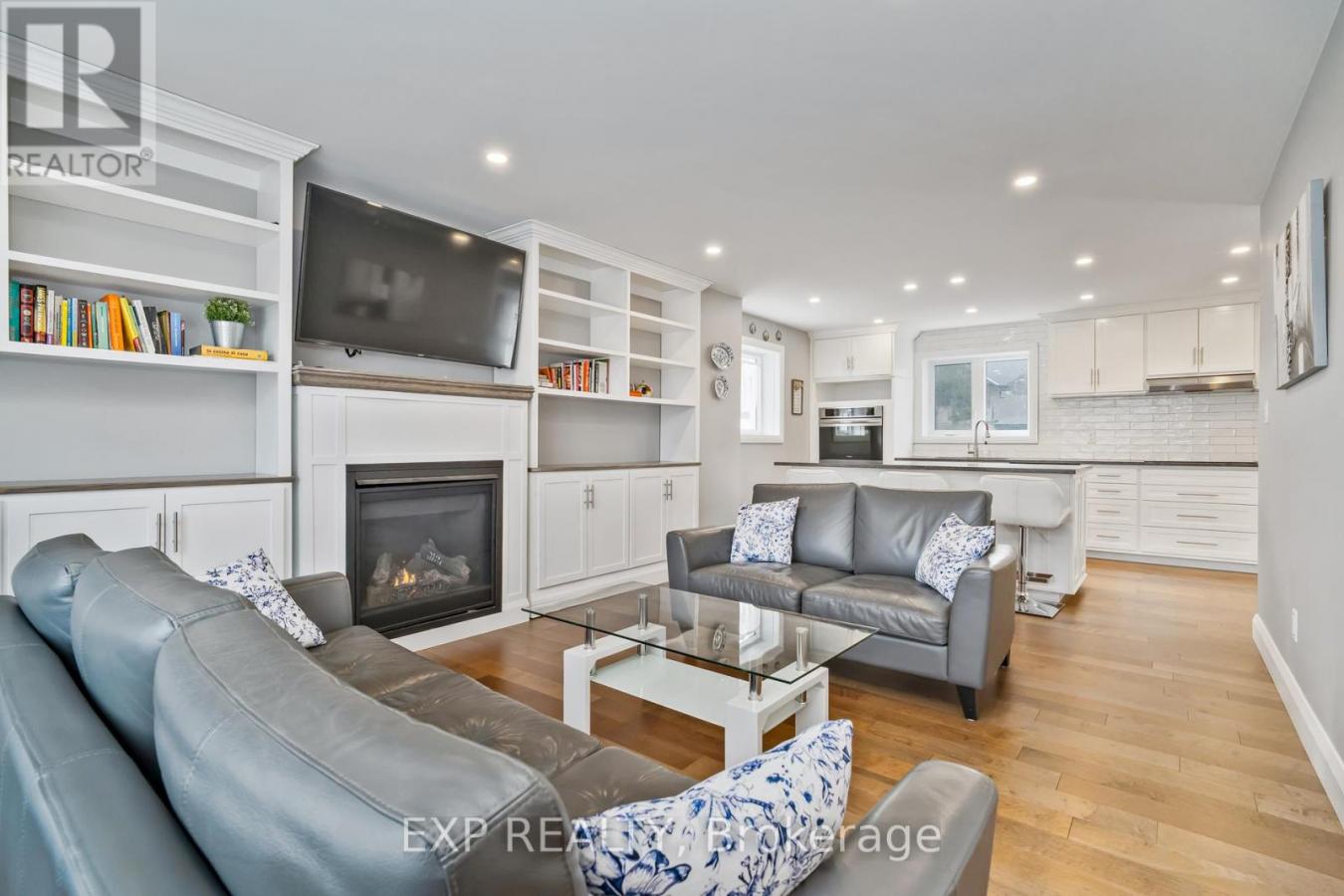 Ottawa, ON, K2S0R8, Canada, 6 Bedrooms Bedrooms, ,Residential,For Sale,1811701