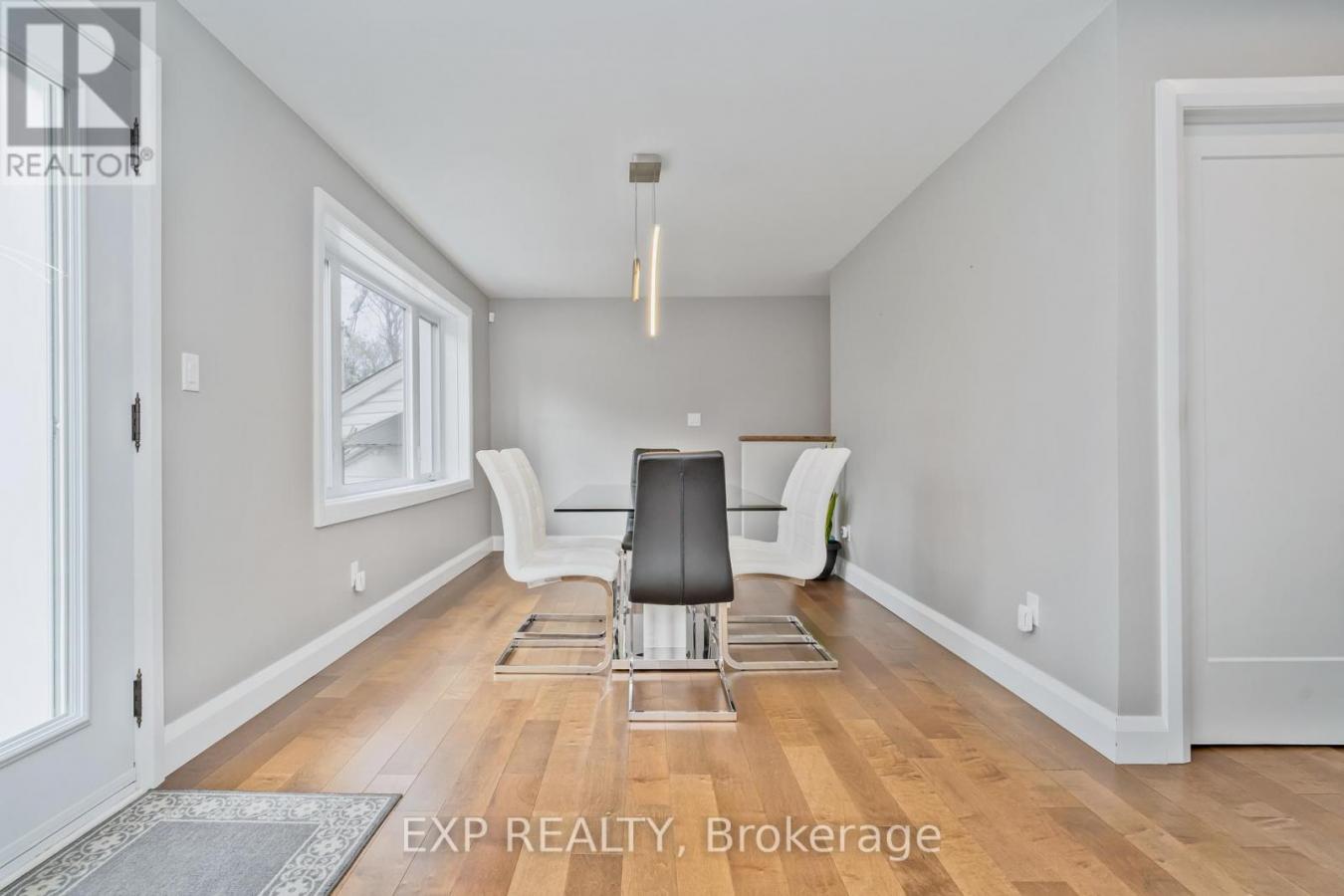 Ottawa, ON, K2S0R8, Canada, 6 Bedrooms Bedrooms, ,Residential,For Sale,1811701