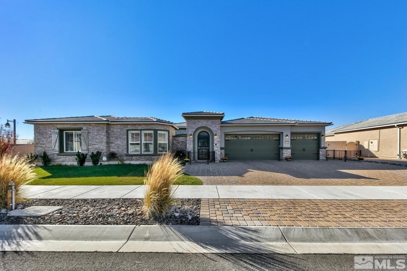 Reno, Nevada, 89521, United States, 5 Bedrooms Bedrooms, ,4 BathroomsBathrooms,Residential,For Sale,1811684