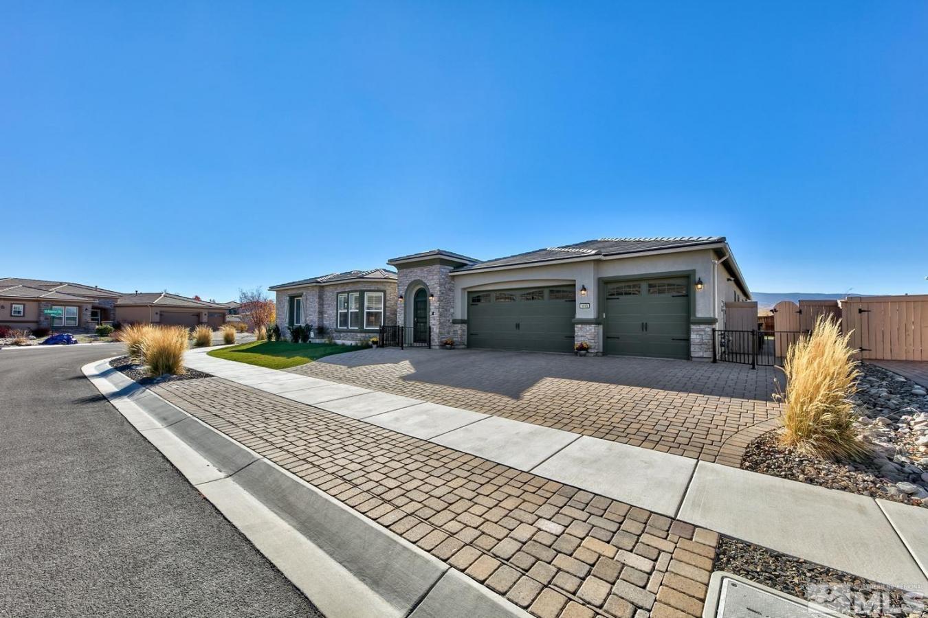 Reno, Nevada, 89521, United States, 5 Bedrooms Bedrooms, ,4 BathroomsBathrooms,Residential,For Sale,1811684