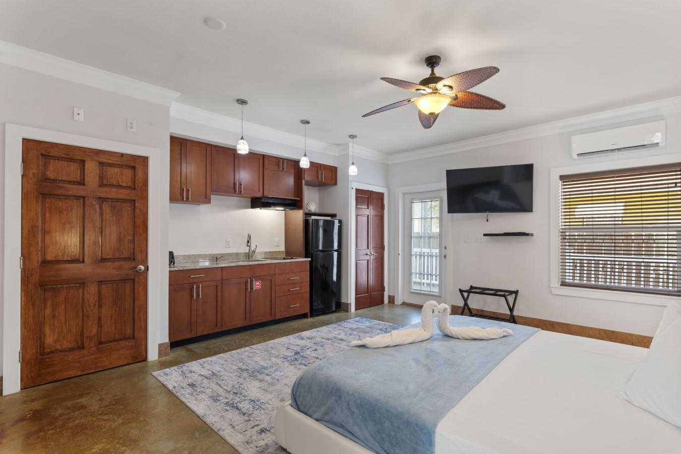 Panama City Beach, Florida, 32413, United States, 6 Bedrooms Bedrooms, ,2 BathroomsBathrooms,Residential,For Sale,1811673