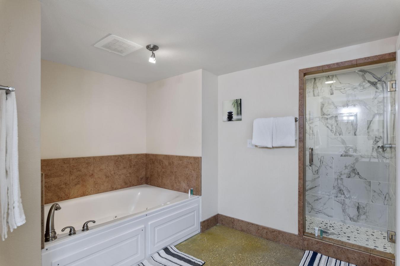 Panama City Beach, Florida, 32413, United States, 6 Bedrooms Bedrooms, ,2 BathroomsBathrooms,Residential,For Sale,1811673