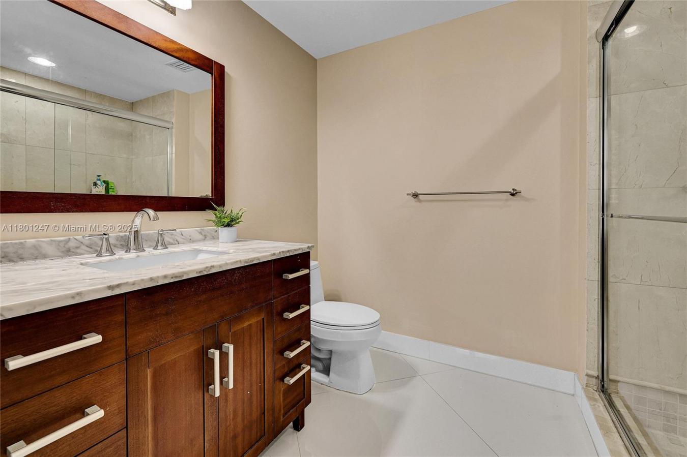 Sunny Isles Beach, Florida, 33160, United States, 2 Bedrooms Bedrooms, ,2 BathroomsBathrooms,Residential,For Sale,1811662