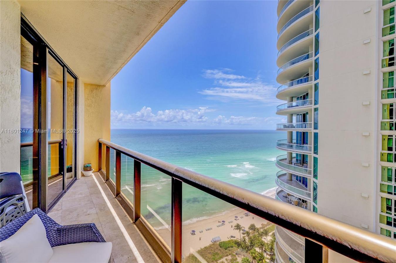 Sunny Isles Beach, Florida, 33160, United States, 2 Bedrooms Bedrooms, ,2 BathroomsBathrooms,Residential,For Sale,1811662