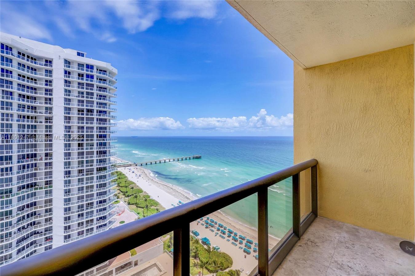 Sunny Isles Beach, Florida, 33160, United States, 2 Bedrooms Bedrooms, ,2 BathroomsBathrooms,Residential,For Sale,1811662