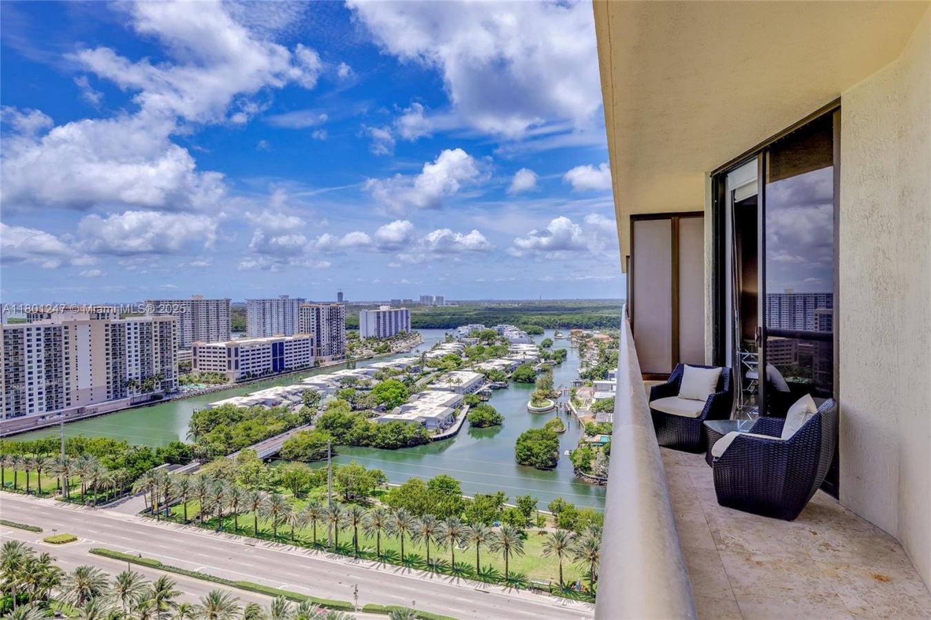Sunny Isles Beach, Florida, 33160, United States, 2 Bedrooms Bedrooms, ,2 BathroomsBathrooms,Residential,For Sale,1811662