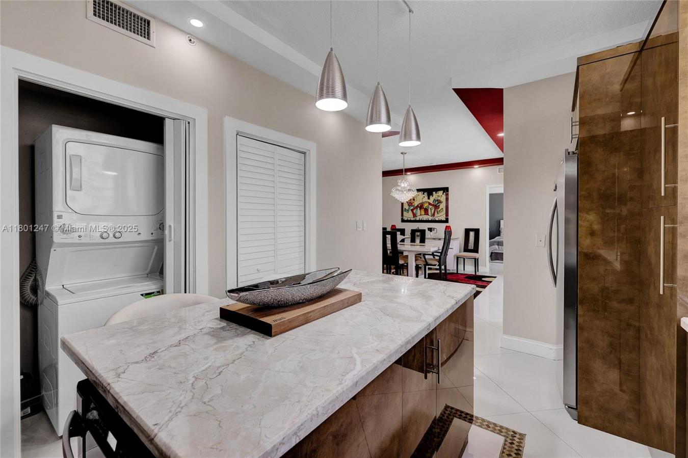 Sunny Isles Beach, Florida, 33160, United States, 2 Bedrooms Bedrooms, ,2 BathroomsBathrooms,Residential,For Sale,1811662