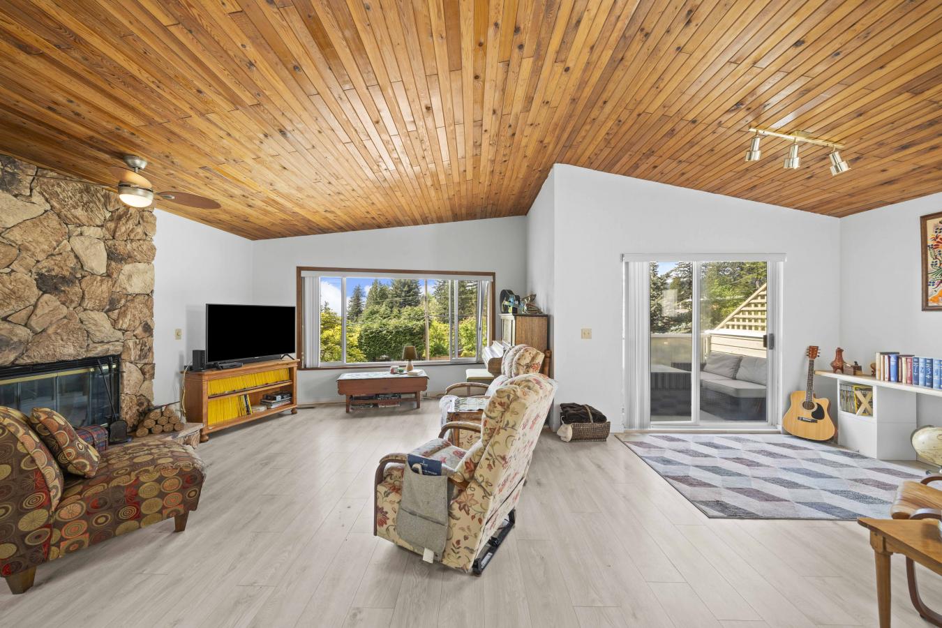North Vancouver, BC, V7N 1V8, Canada, 5 Bedrooms Bedrooms, ,3 BathroomsBathrooms,Residential,For Sale,1811658
