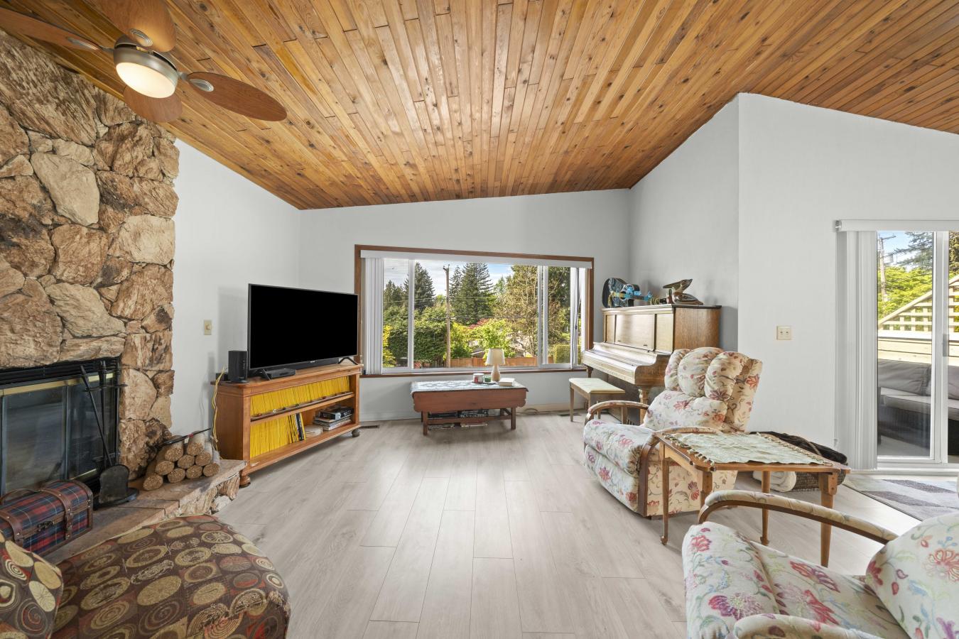 North Vancouver, BC, V7N 1V8, Canada, 5 Bedrooms Bedrooms, ,3 BathroomsBathrooms,Residential,For Sale,1811658