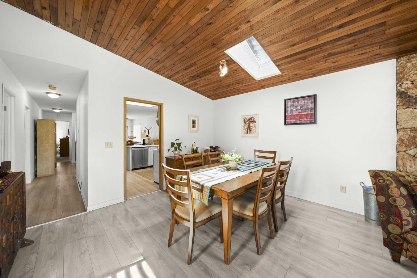 North Vancouver, BC, V7N 1V8, Canada, 5 Bedrooms Bedrooms, ,3 BathroomsBathrooms,Residential,For Sale,1811658