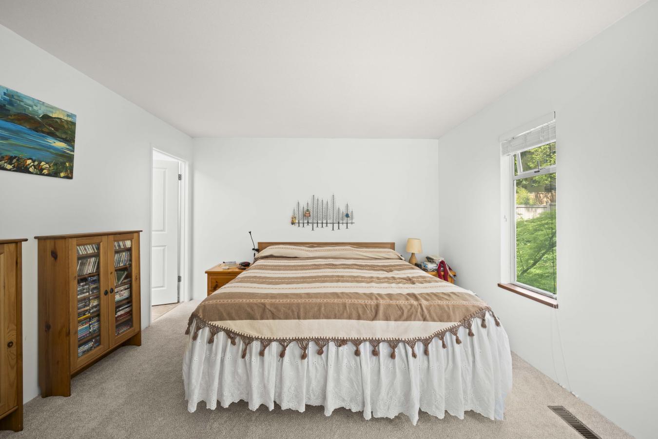 North Vancouver, BC, V7N 1V8, Canada, 5 Bedrooms Bedrooms, ,3 BathroomsBathrooms,Residential,For Sale,1811658
