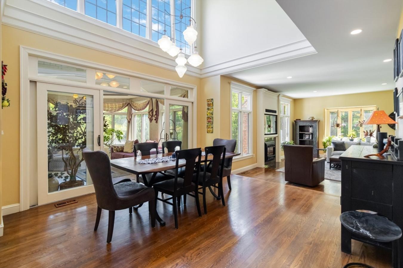 Southborough, Massachusetts, 01772, United States, 4 Bedrooms Bedrooms, ,3 BathroomsBathrooms,Residential,For Sale,1811648