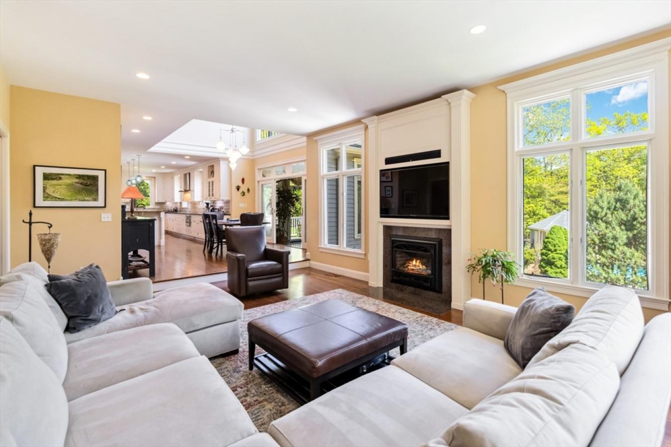 Southborough, Massachusetts, 01772, United States, 4 Bedrooms Bedrooms, ,3 BathroomsBathrooms,Residential,For Sale,1811648