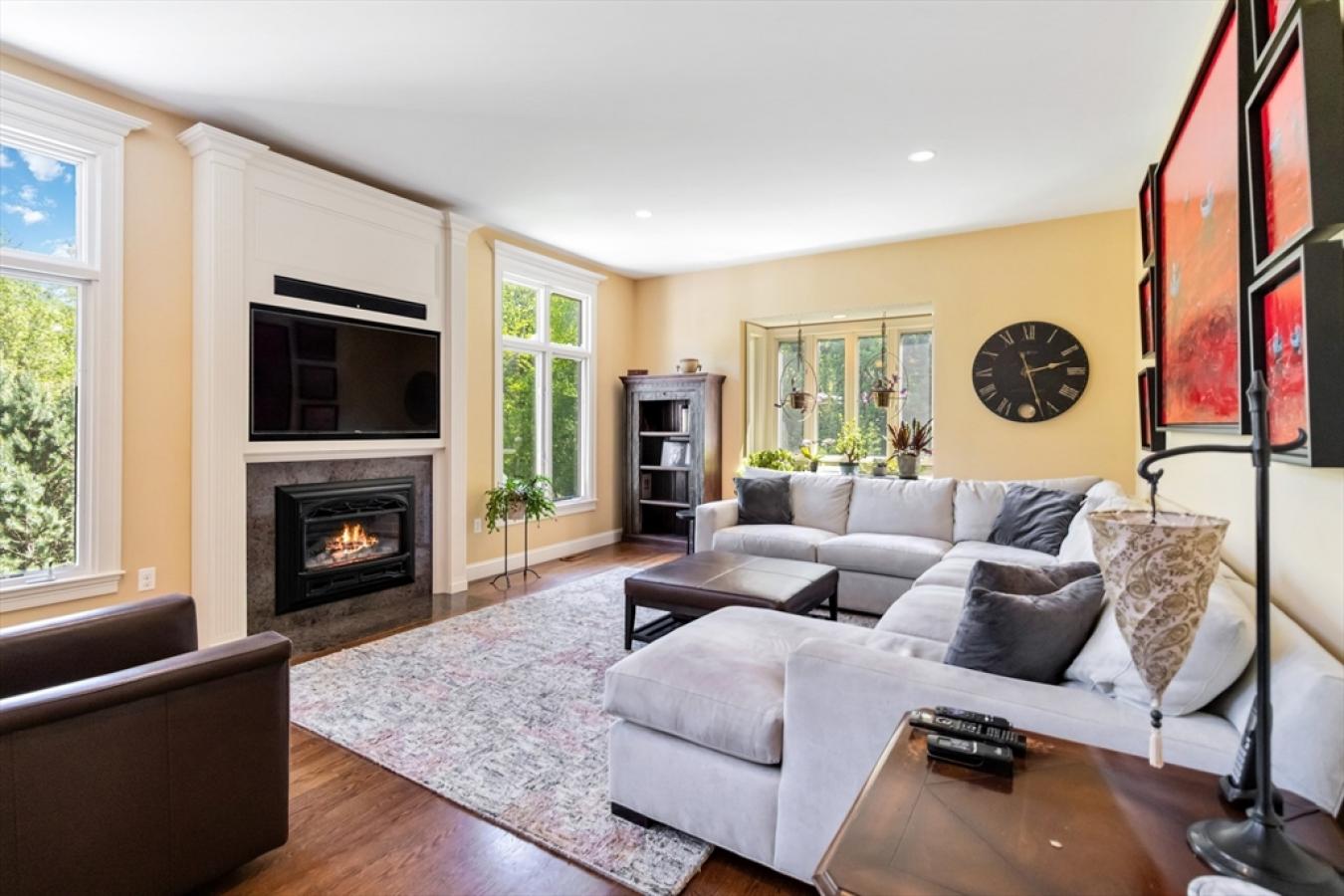 Southborough, Massachusetts, 01772, United States, 4 Bedrooms Bedrooms, ,3 BathroomsBathrooms,Residential,For Sale,1811648