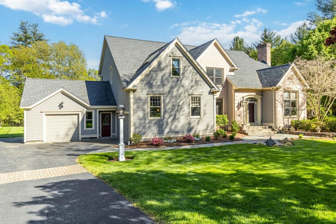 Southborough, Massachusetts, 01772, United States, 4 Bedrooms Bedrooms, ,3 BathroomsBathrooms,Residential,For Sale,1811648