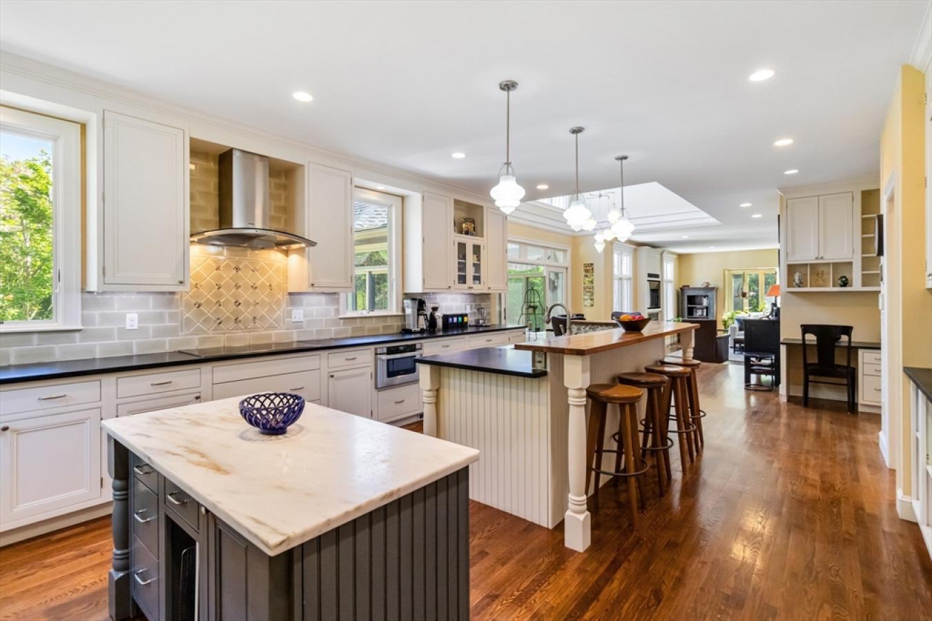 Southborough, Massachusetts, 01772, United States, 4 Bedrooms Bedrooms, ,3 BathroomsBathrooms,Residential,For Sale,1811648