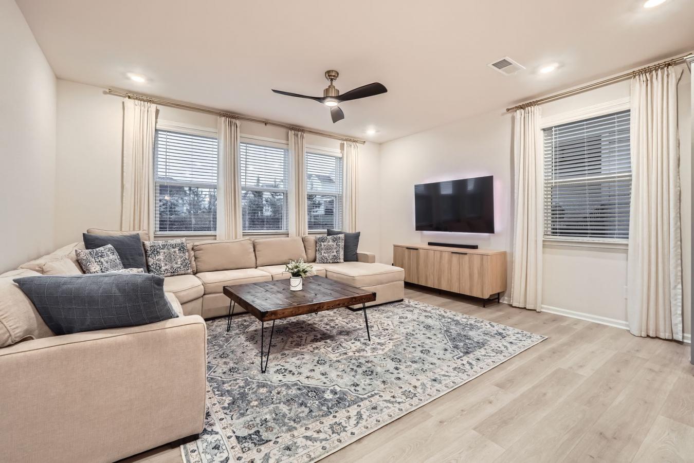 Charlotte, North Carolina, 28278, United States, 5 Bedrooms Bedrooms, ,3 BathroomsBathrooms,Residential,For Sale,1811634