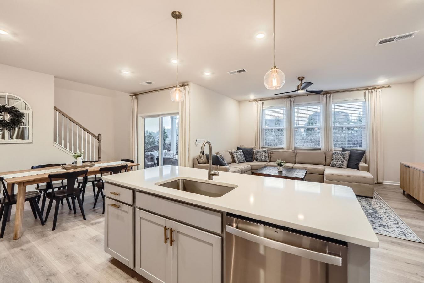 Charlotte, North Carolina, 28278, United States, 5 Bedrooms Bedrooms, ,3 BathroomsBathrooms,Residential,For Sale,1811634