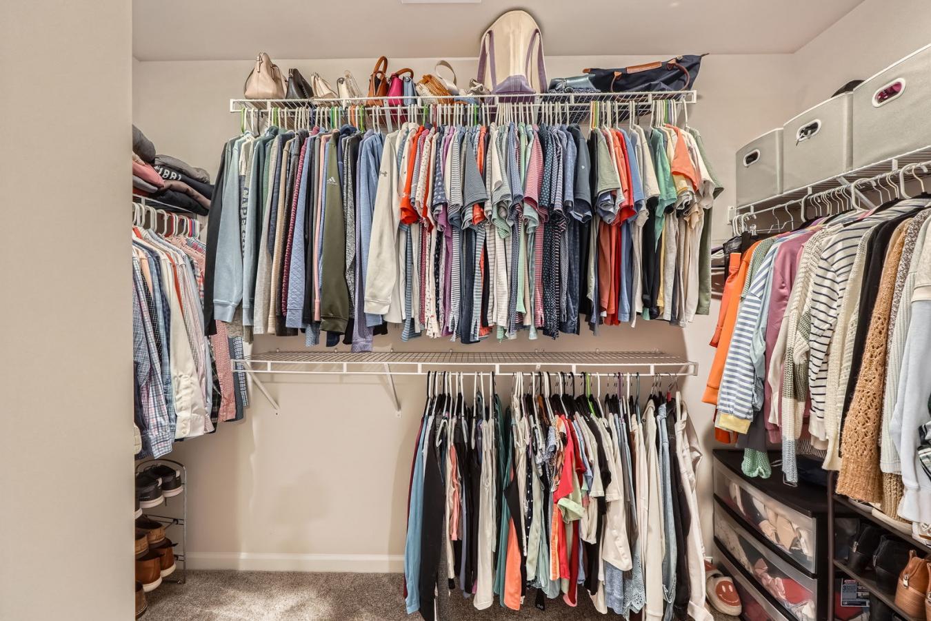 Charlotte, North Carolina, 28278, United States, 5 Bedrooms Bedrooms, ,3 BathroomsBathrooms,Residential,For Sale,1811634