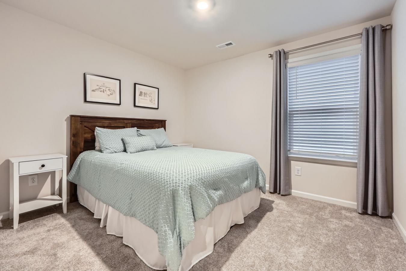 Charlotte, North Carolina, 28278, United States, 5 Bedrooms Bedrooms, ,3 BathroomsBathrooms,Residential,For Sale,1811634