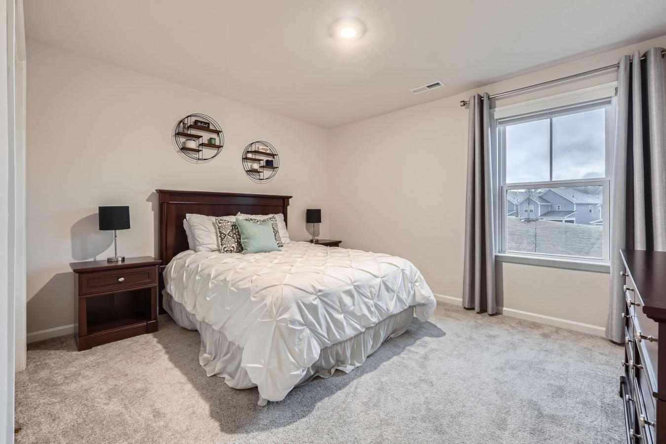 Charlotte, North Carolina, 28278, United States, 5 Bedrooms Bedrooms, ,3 BathroomsBathrooms,Residential,For Sale,1811634