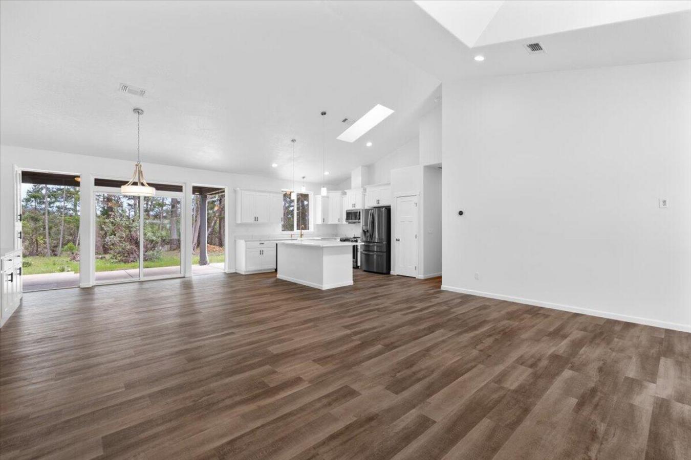 Merlin, Josephine, 97532, United States, 4 Bedrooms Bedrooms, ,2 BathroomsBathrooms,Residential,For Sale,1820295