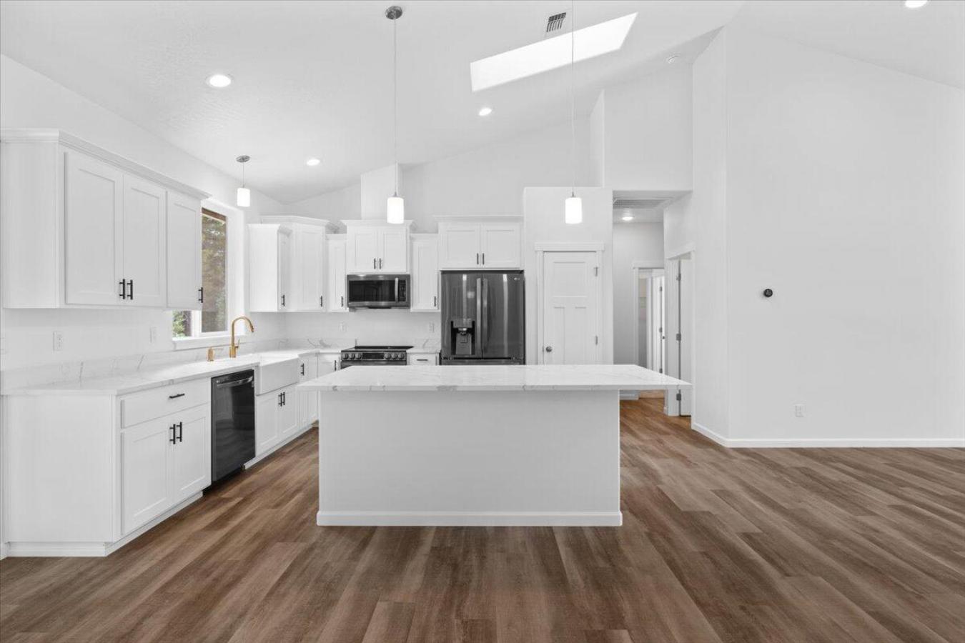 Merlin, Josephine, 97532, United States, 4 Bedrooms Bedrooms, ,2 BathroomsBathrooms,Residential,For Sale,1820295