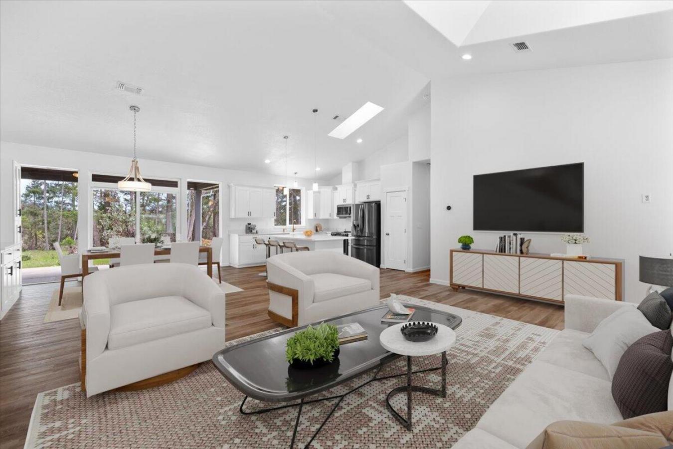 Merlin, Josephine, 97532, United States, 4 Bedrooms Bedrooms, ,2 BathroomsBathrooms,Residential,For Sale,1820295