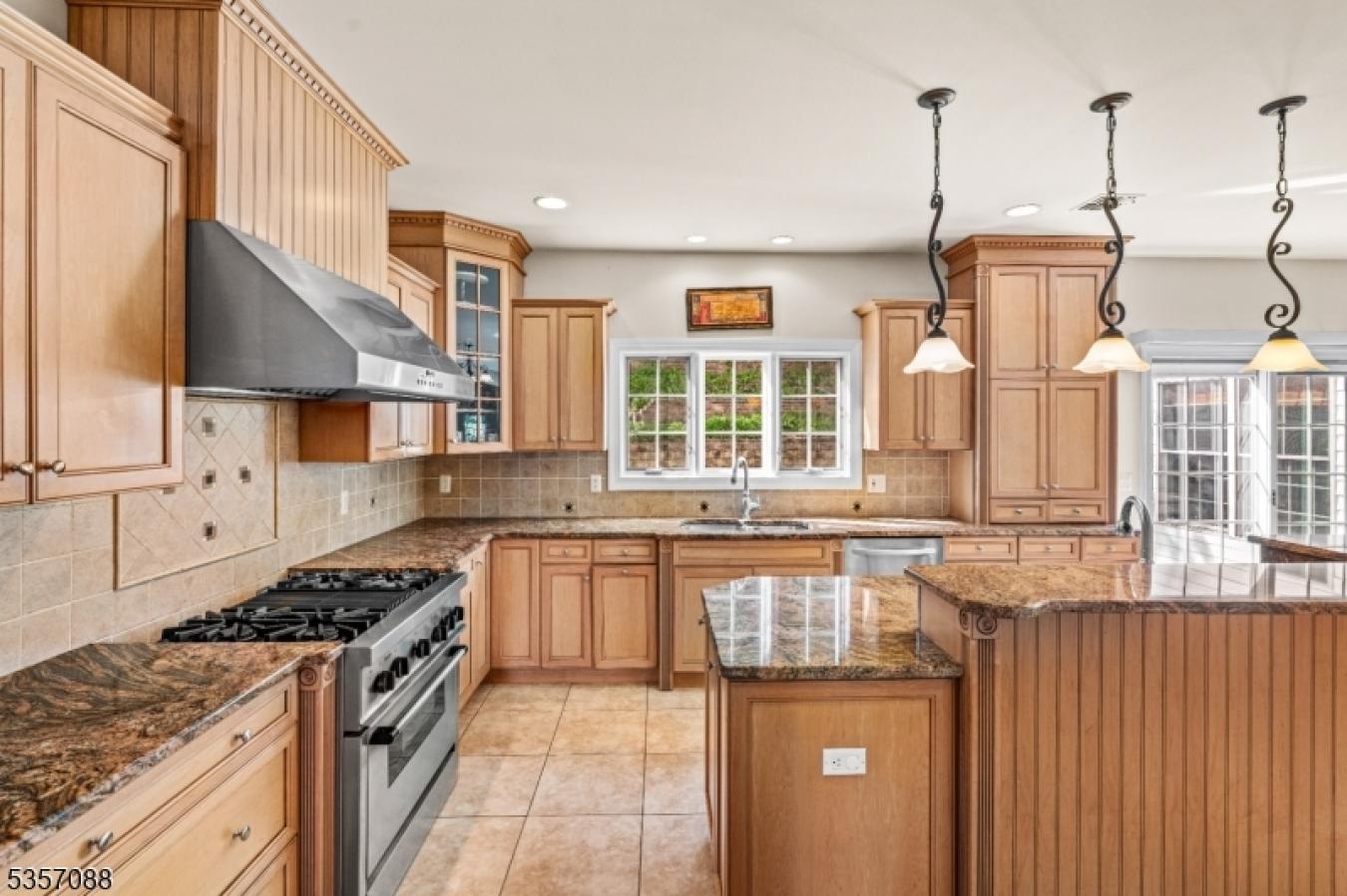 Montville Twp., Morris, 07045, United States, 6 Bedrooms Bedrooms, ,4 BathroomsBathrooms,Residential,For Sale,1820750