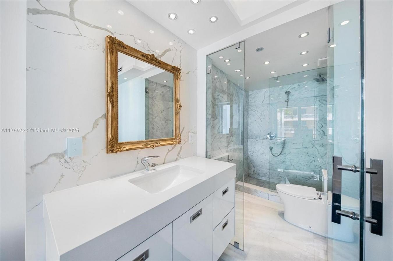 Miami Beach, Florida, 33139, United States, 2 Bedrooms Bedrooms, ,3 BathroomsBathrooms,Residential,For Sale,1820749