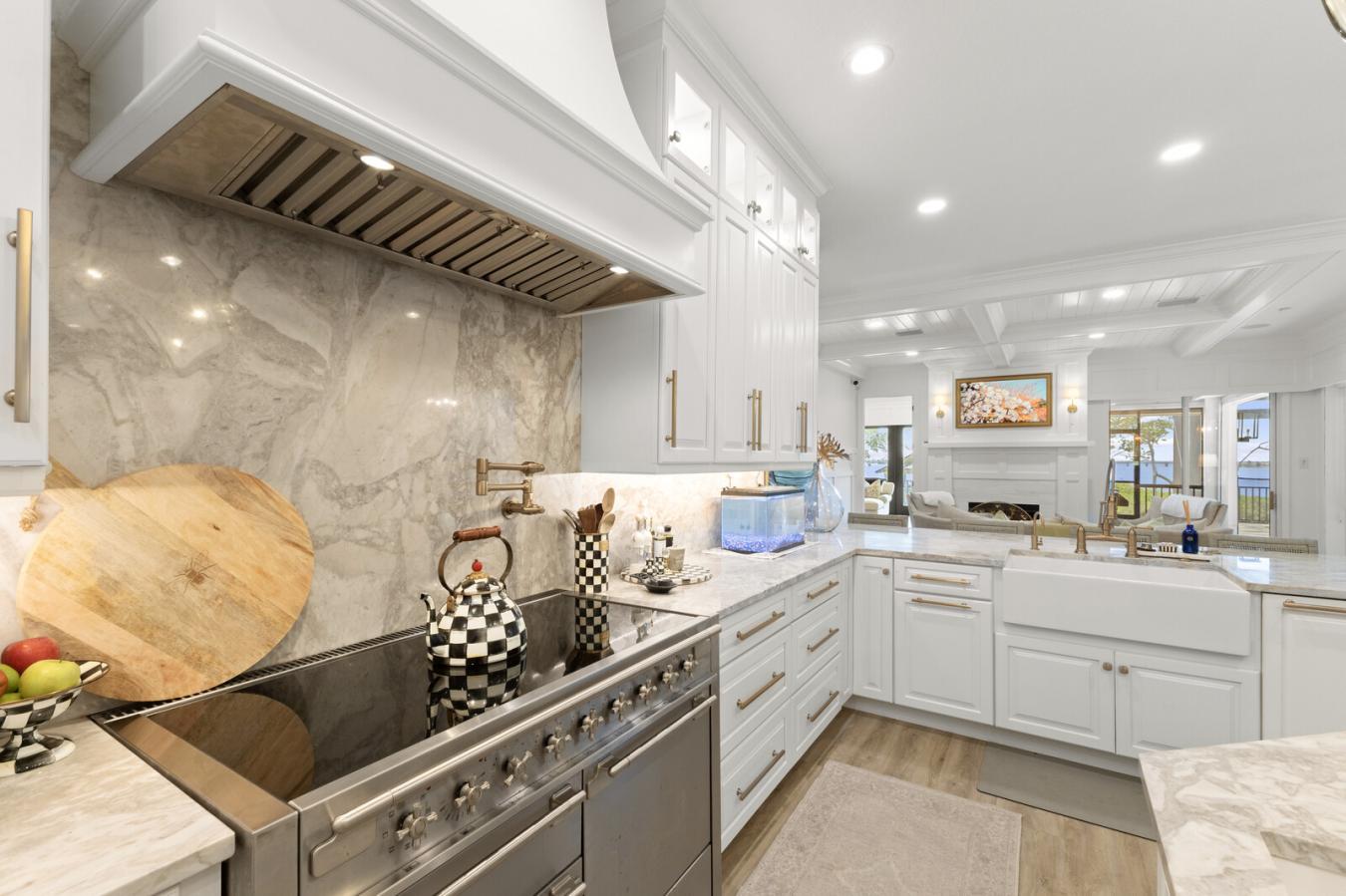 Bradenton, Manatee, 34209, United States, 5 Bedrooms Bedrooms, ,5 BathroomsBathrooms,Residential,For Sale,1811600