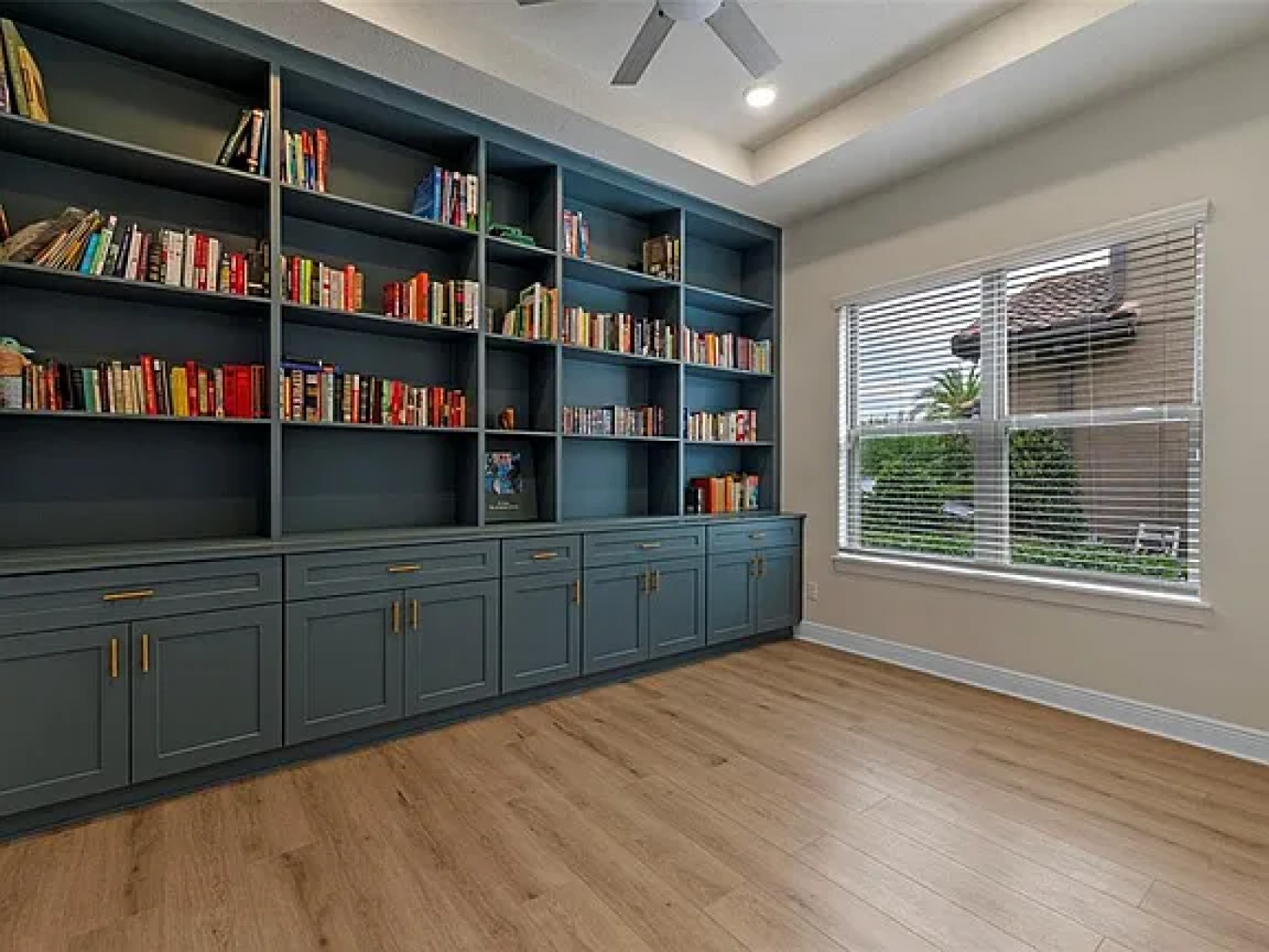 Orlando, Florida, 32827, United States, 5 Bedrooms Bedrooms, ,5 BathroomsBathrooms,Residential,For Sale,1811597