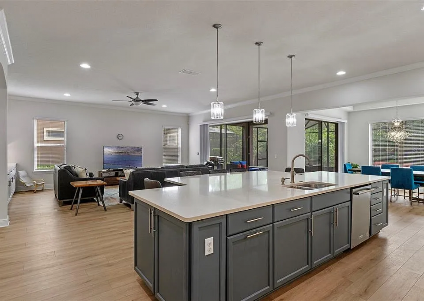 Orlando, Florida, 32827, United States, 5 Bedrooms Bedrooms, ,5 BathroomsBathrooms,Residential,For Sale,1811597