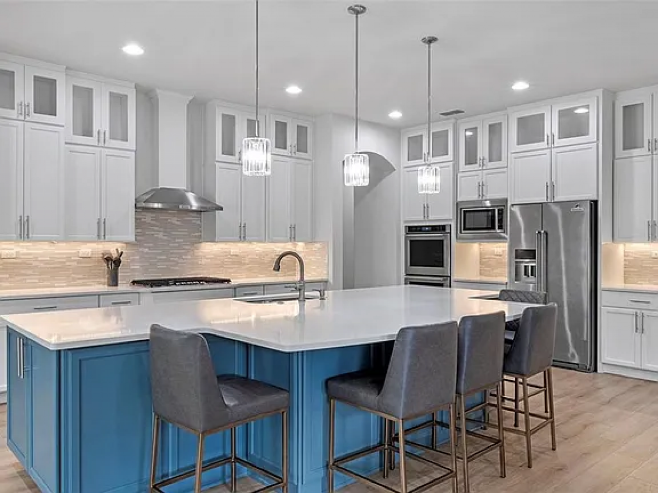 Orlando, Florida, 32827, United States, 5 Bedrooms Bedrooms, ,5 BathroomsBathrooms,Residential,For Sale,1811597