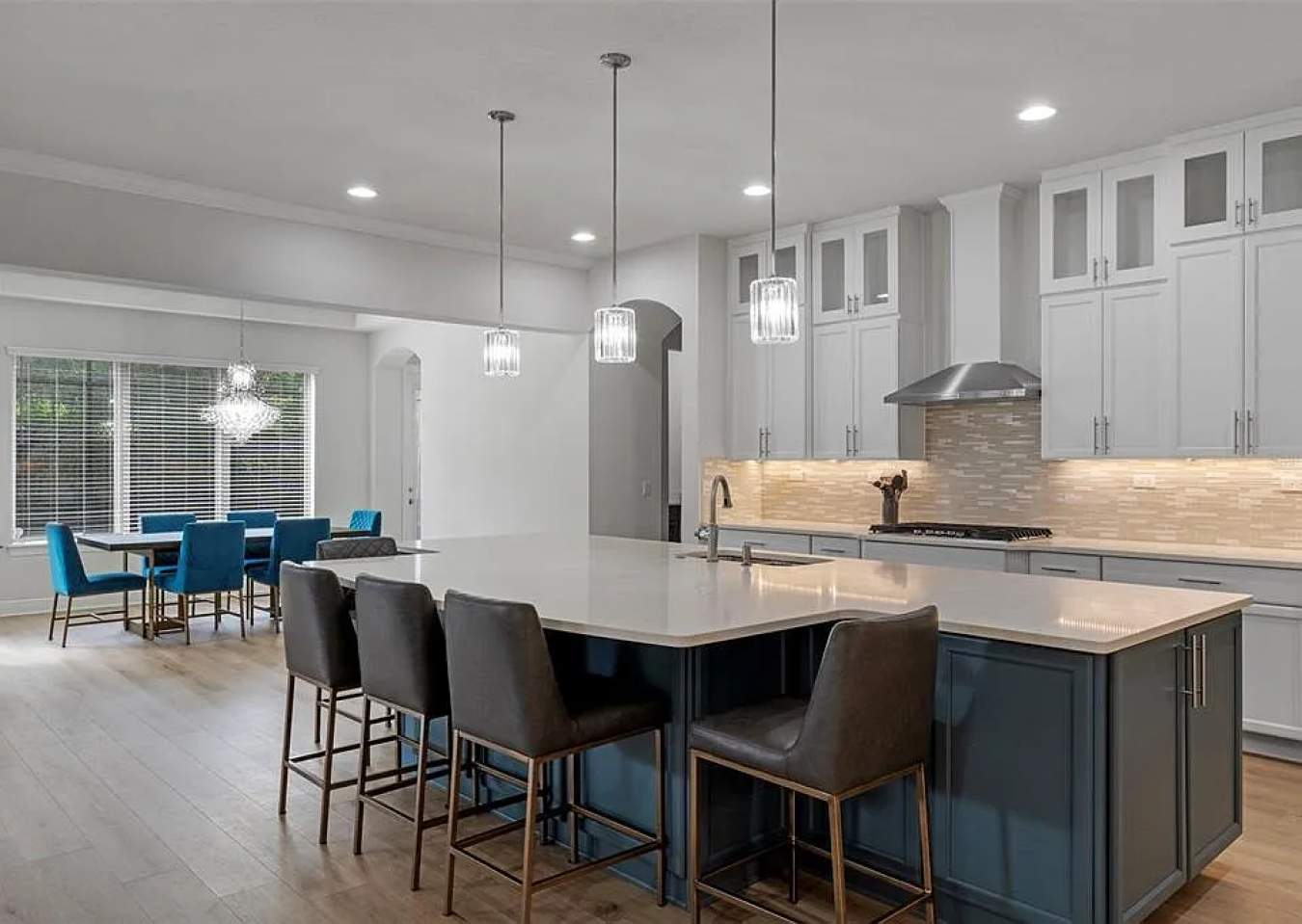 Orlando, Florida, 32827, United States, 5 Bedrooms Bedrooms, ,5 BathroomsBathrooms,Residential,For Sale,1811597