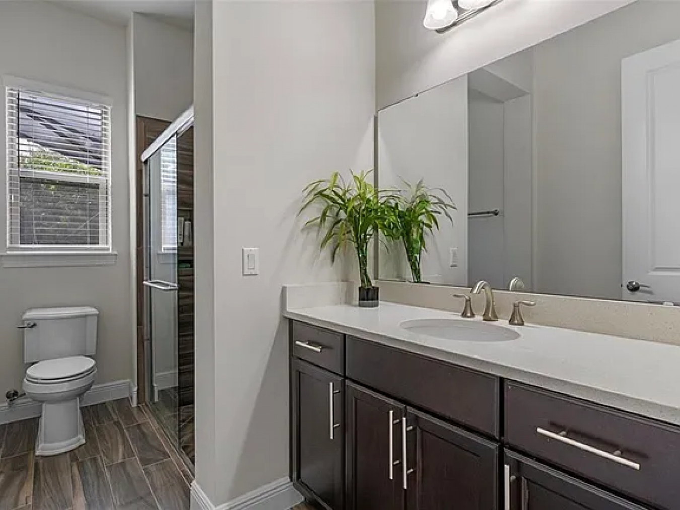 Orlando, Florida, 32827, United States, 5 Bedrooms Bedrooms, ,5 BathroomsBathrooms,Residential,For Sale,1811597